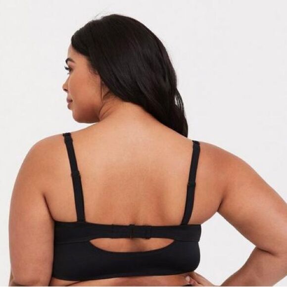 Torrid Swim Underwire Twist Front Bikini Top Lightly Lined Size 4F‎ 4X 26 Black - Picture 2 of 10